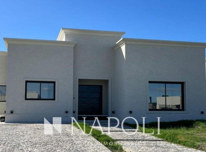 Casa · 152m² · 5 Ambientes · 3 Cocheras