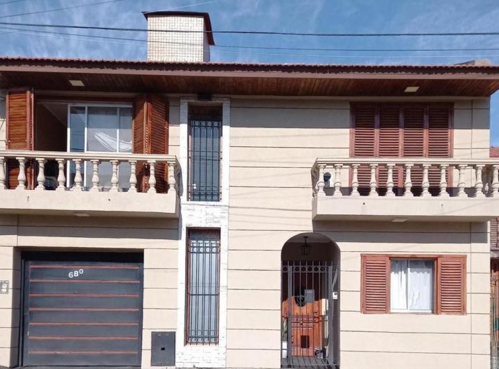 Casa · 292m² · 6 Ambientes · 3 Cocheras