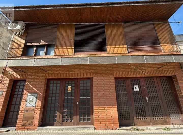 Casa · 170m² · 8 Ambientes