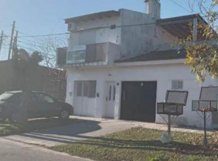 Casa · 160m² · 10 Ambientes · 1 Cochera