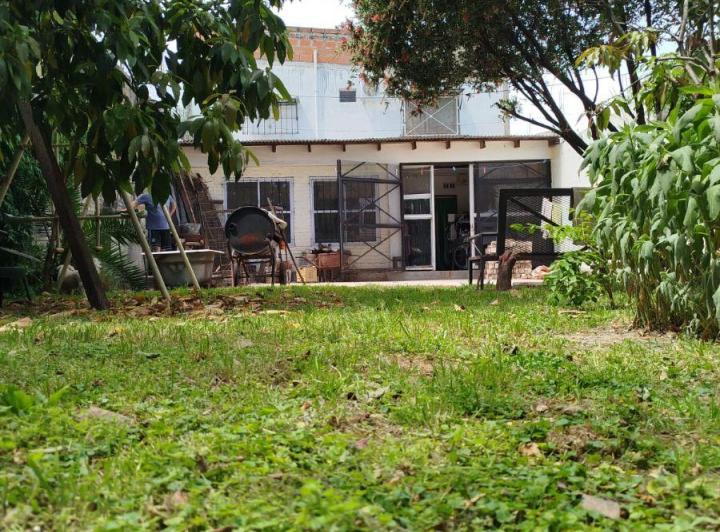 Casa · 160m² · 5 Ambientes · 4 Cocheras