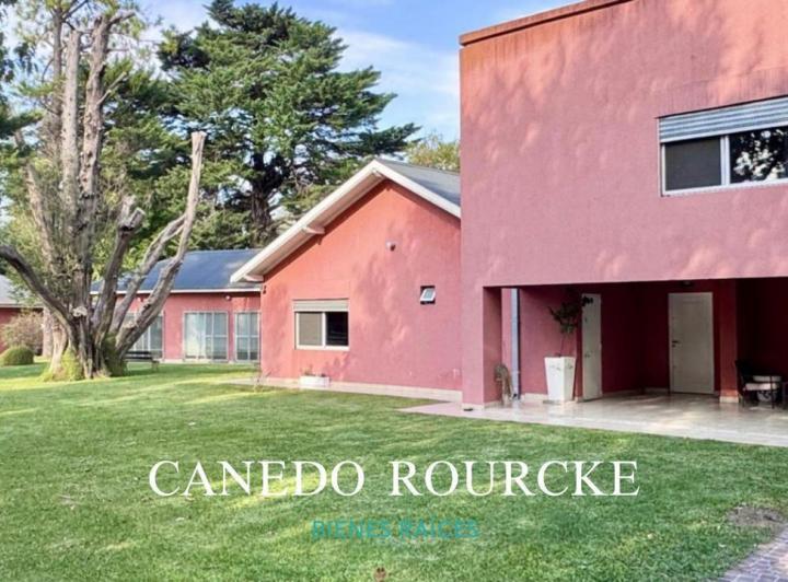 Casa · 320m² · 6 Ambientes · 7 Cocheras