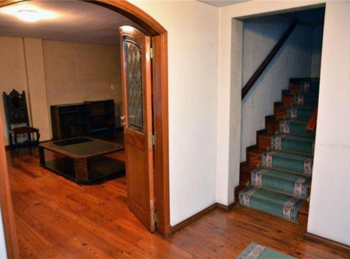 Casa · 350m² · 6 Ambientes · 5 Cocheras