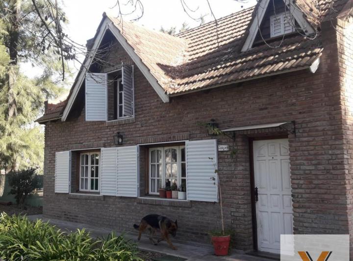 Casa · 350m² · 5 Ambientes · 3 Cocheras