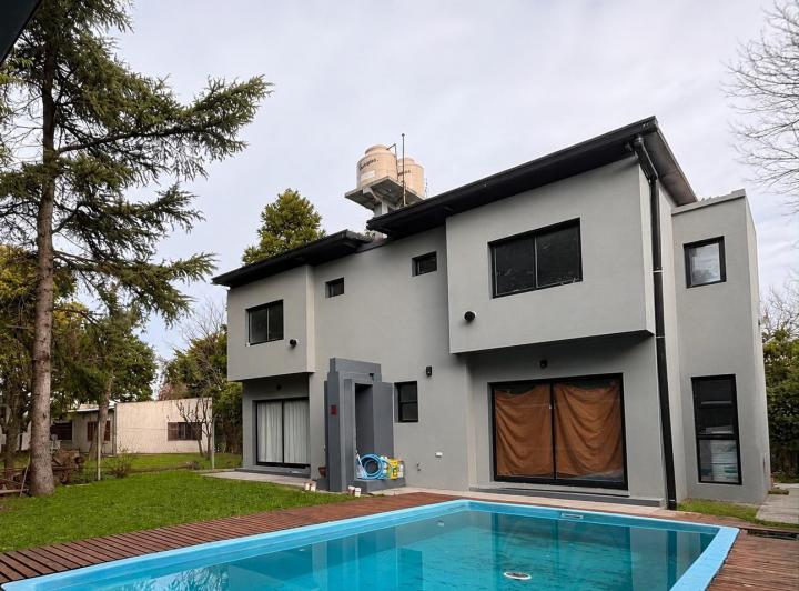 Casa · 150m² · 5 Ambientes · 5 Cocheras