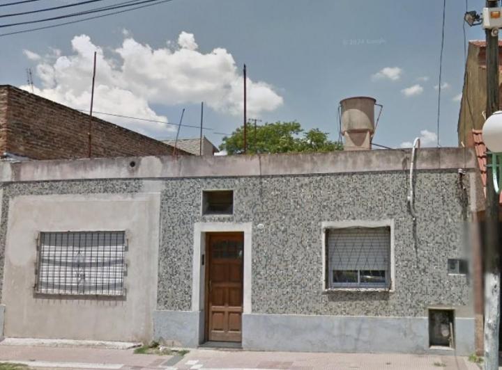 Casa · 1m² · 6 Ambientes