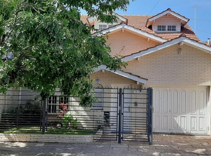 Casa · 167m² · 4 Dormitorios · 1 Cochera