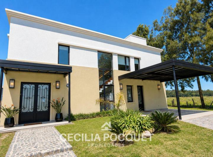 Casa · 300m² · 5 Ambientes · 2 Cocheras