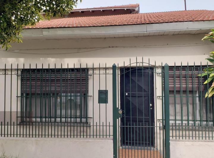 Casa · 120m² · 5 Ambientes · 2 Cocheras