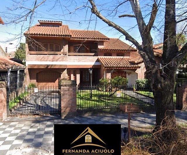 Casa · 450m² · 6 Ambientes · 2 Cocheras
