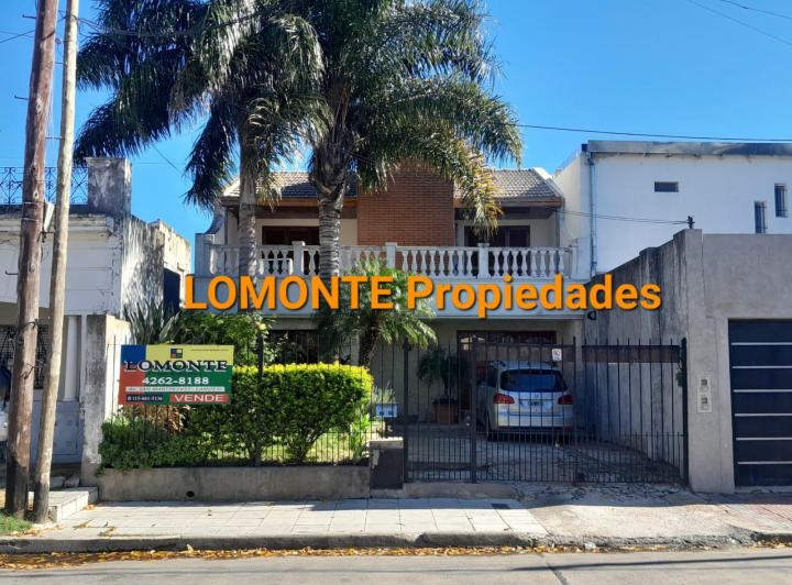 Casa · 188m² · 5 Ambientes · 2 Cocheras