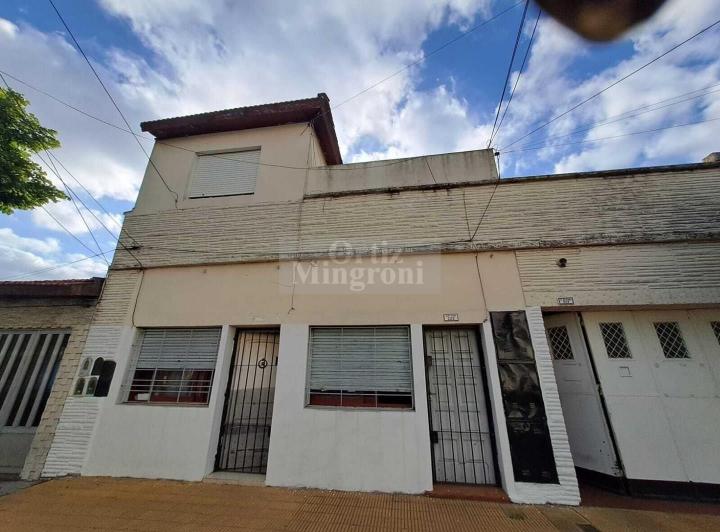 Casa · 184m² · 9 Ambientes · 5 Cocheras
