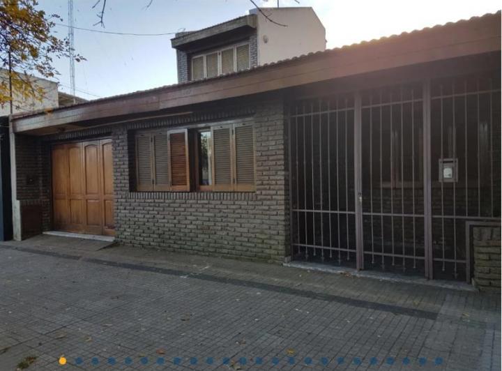 Casa · 184m² · 4 Dormitorios · 1 Cochera