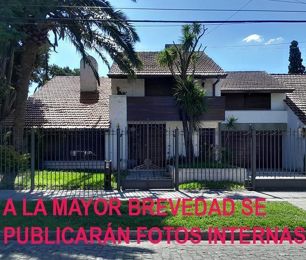 Casa · 352m² · 6 Ambientes · 3 Cocheras