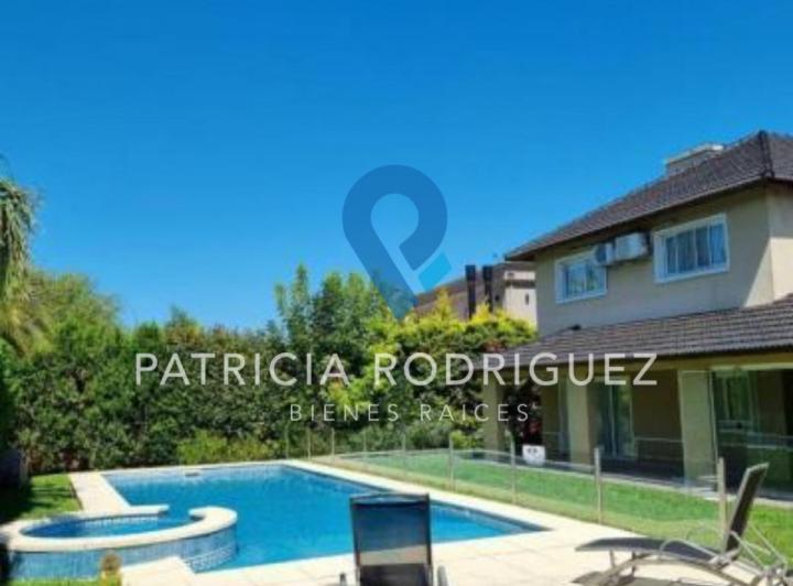 Casa · 260m² · 6 Ambientes · 1 Cochera