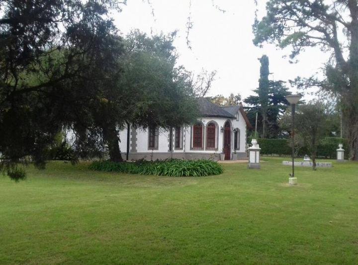 Casa · 350m² · 6 Ambientes · 4 Cocheras