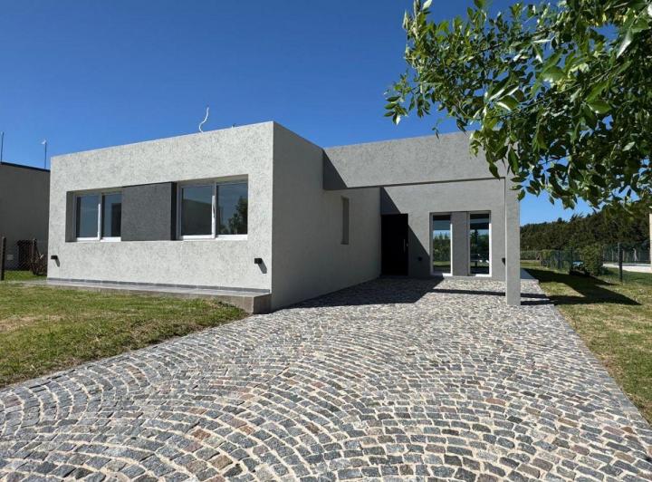 Casa · 150m² · 6 Ambientes · 1 Cochera