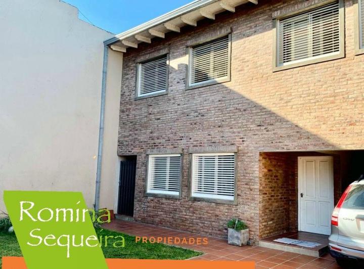Casa · 190m² · 6 Ambientes · 3 Cocheras