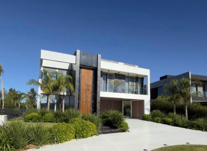 Casa · 470m² · 7 Ambientes · 2 Cocheras