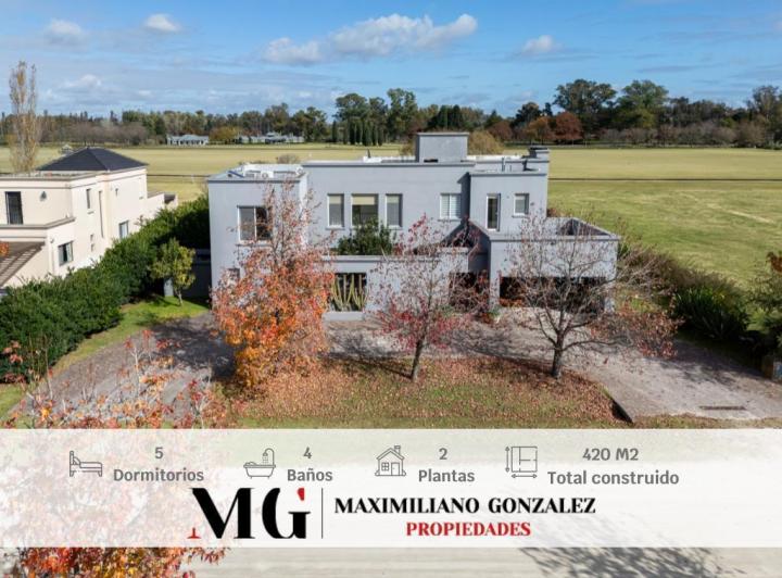 Casa · 380m² · 7 Ambientes · 2 Cocheras