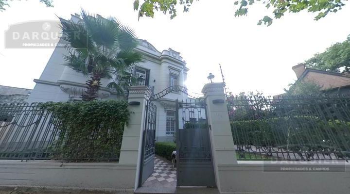 Casa · 450m² · 4 Dormitorios