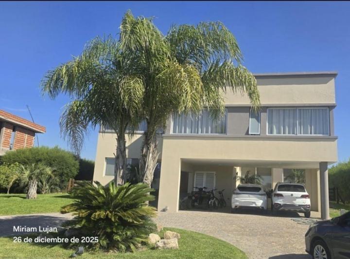 Casa · 520m² · 7 Ambientes · 2 Cocheras