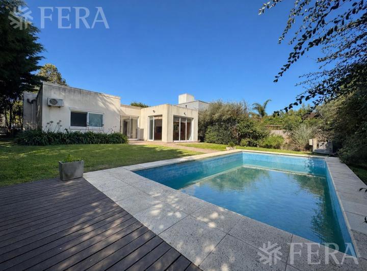 Casa · 175m² · 5 Ambientes · 1 Cochera