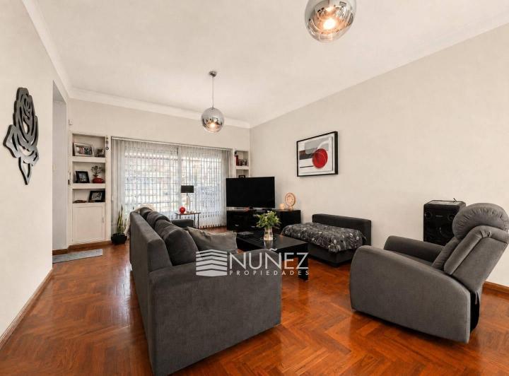 Casa · 308m² · 6 Ambientes · 3 Cocheras