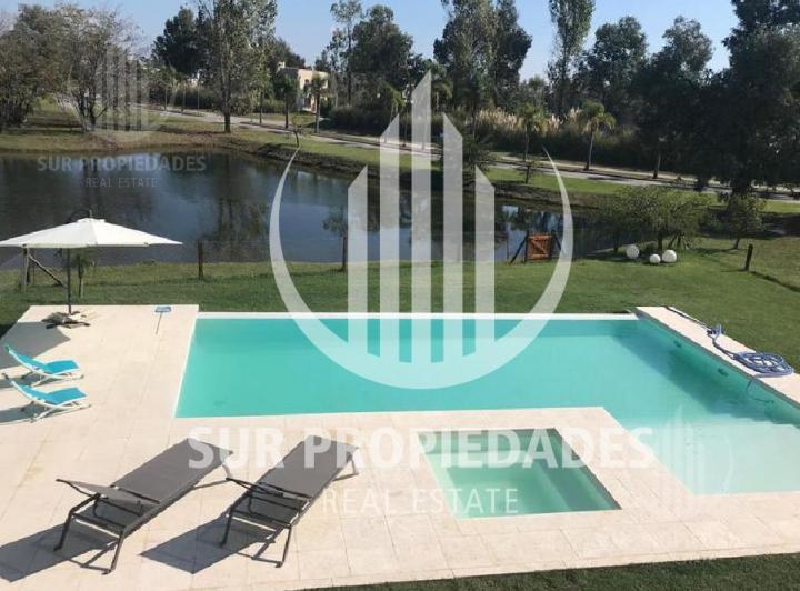 Casa · 360m² · 6 Ambientes · 1 Cochera