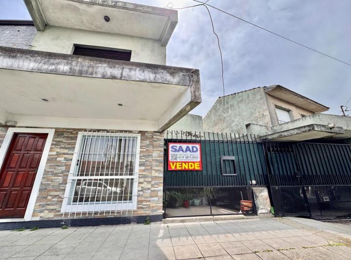 Casa · 111m² · 5 Ambientes · 1 Cochera