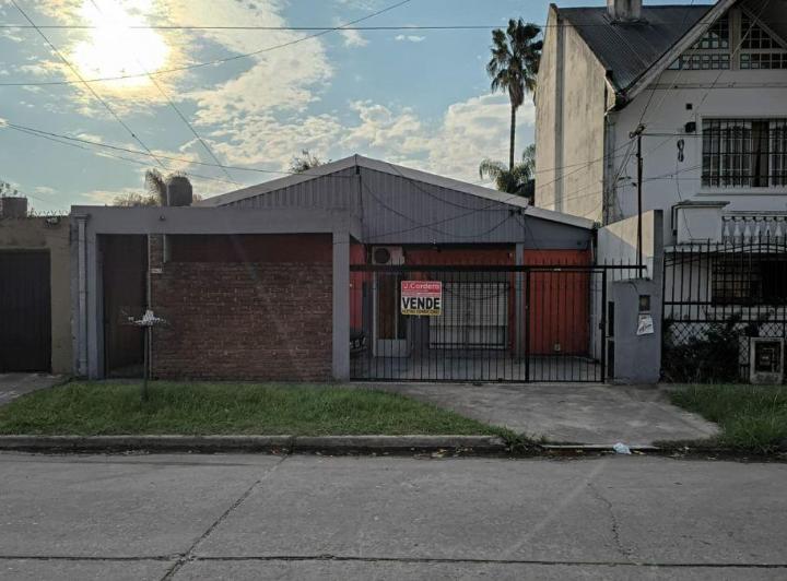 Casa · 180m² · 5 Ambientes · 1 Cochera