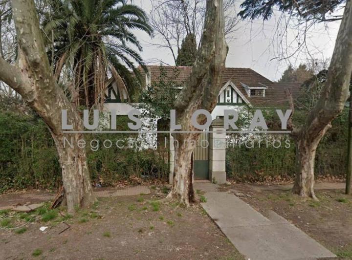 Casa · 300m² · 7 Ambientes · 1 Cochera