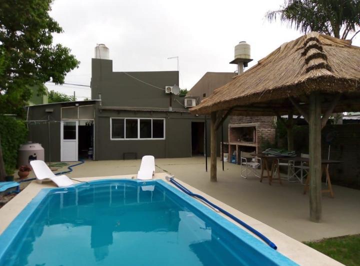 Casa · 130m² · 6 Ambientes · 3 Cocheras