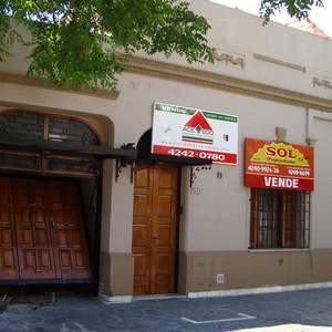 Casa · 240m² · 4 Ambientes · 1 Cochera