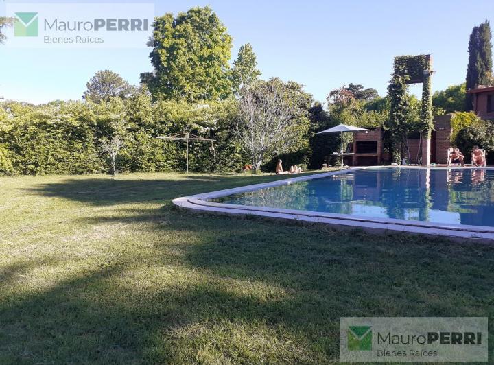 Casa · 360m² · 15 Ambientes · 2 Cocheras