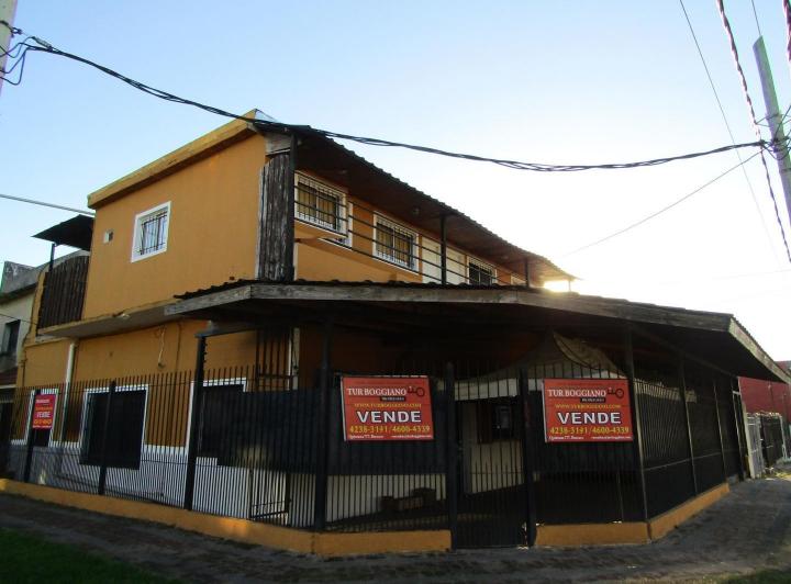Casa · 157m² · 6 Ambientes · 1 Cochera
