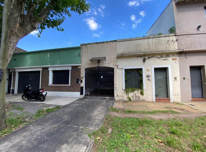 Casa · 140m² · 5 Ambientes · 2 Cocheras
