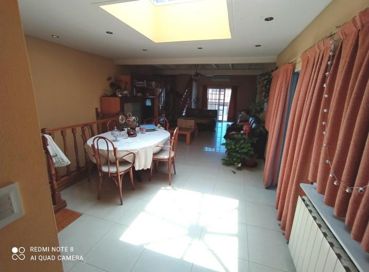 Casa · 395m² · 5 Ambientes · 10 Cocheras