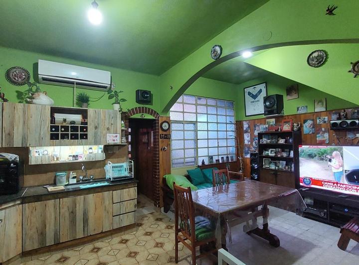 Casa · 230m² · 7 Ambientes · 1 Cochera