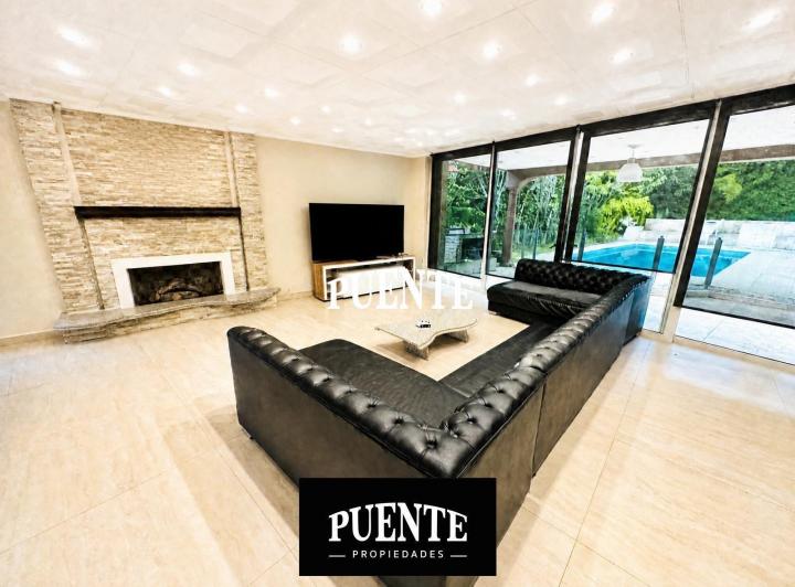 Casa · 360m² · 7 Ambientes · 2 Cocheras