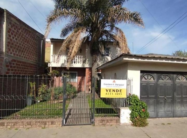Casa · 120m² · 6 Ambientes · 1 Cochera