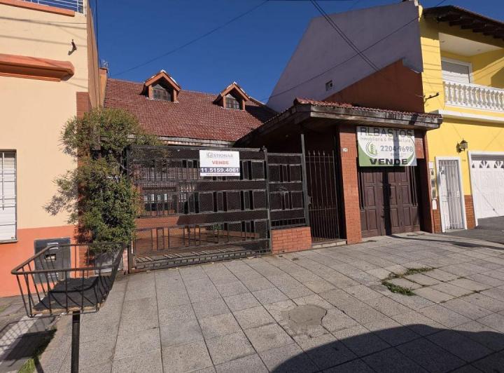 Casa · 200m² · 6 Ambientes