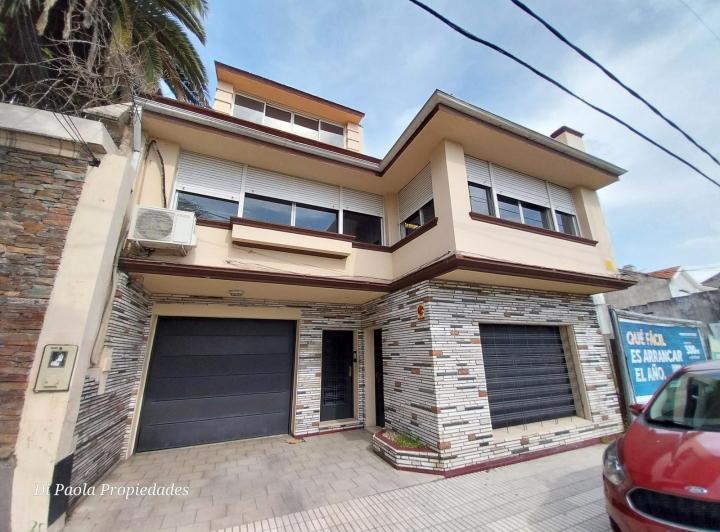 Casa · 315m² · 10 Ambientes · 2 Cocheras