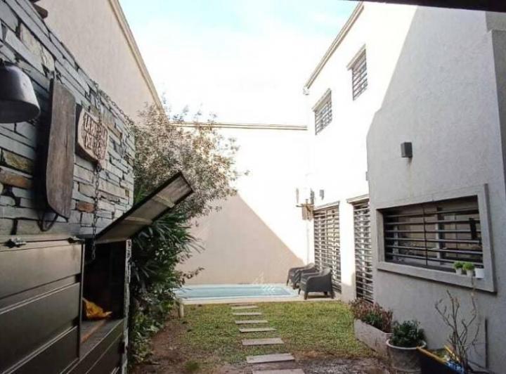 Casa · 154m² · 5 Ambientes · 2 Cocheras
