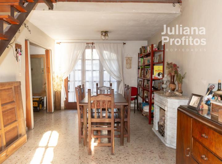 Casa · 114m² · 6 Ambientes · 1 Cochera