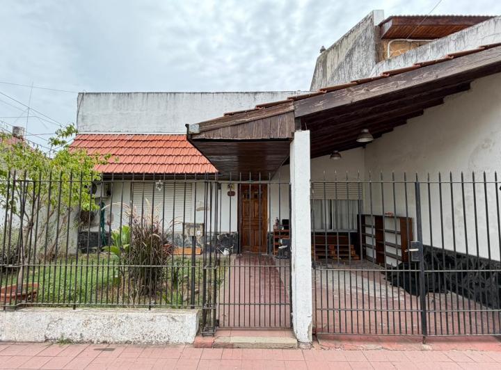 Casa · 140m² · 5 Ambientes · 1 Cochera