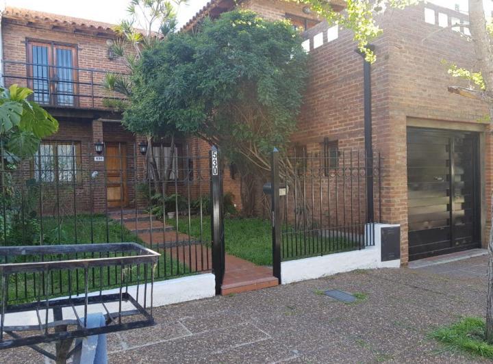 Casa · 160m² · 5 Ambientes · 2 Cocheras