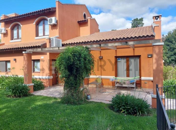 Casa · 350m² · 6 Ambientes