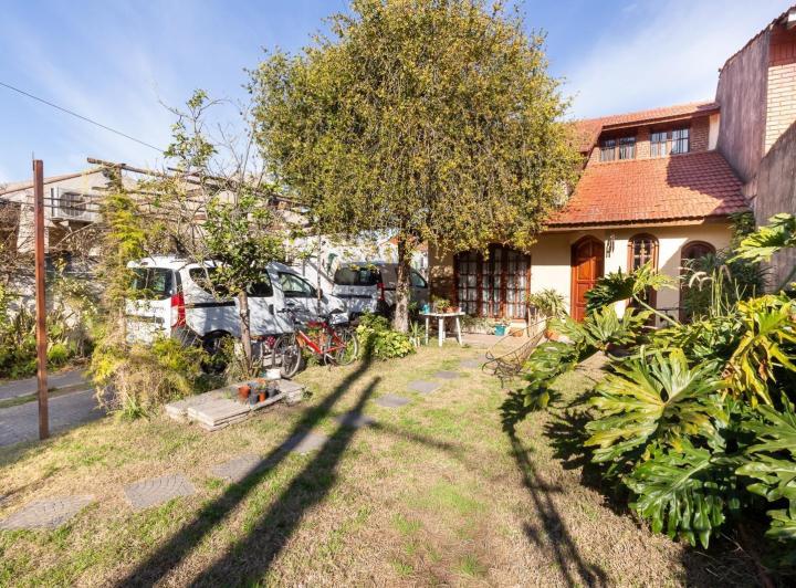 Casa · 114m² · 6 Ambientes · 1 Cochera