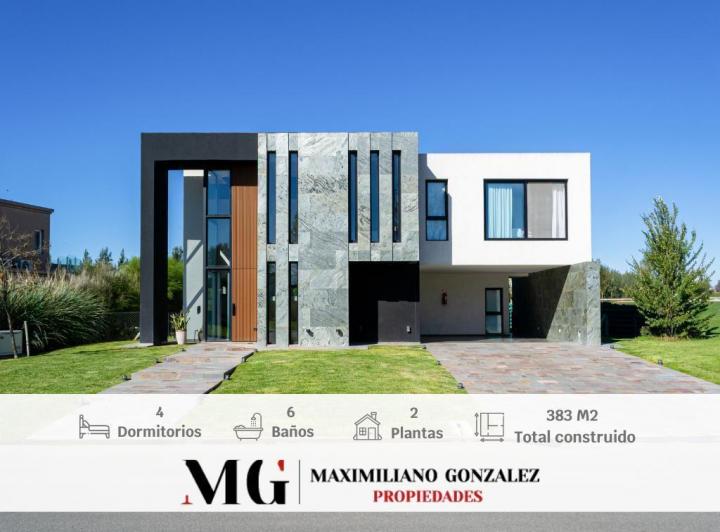 Casa · 367m² · 5 Ambientes · 2 Cocheras